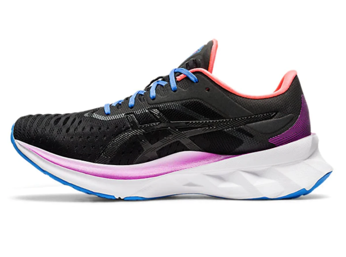 Women's ASICS Novablast - 1012A584.001 5 Women's ASICS Novablast - 1012A584.001 - Image 3